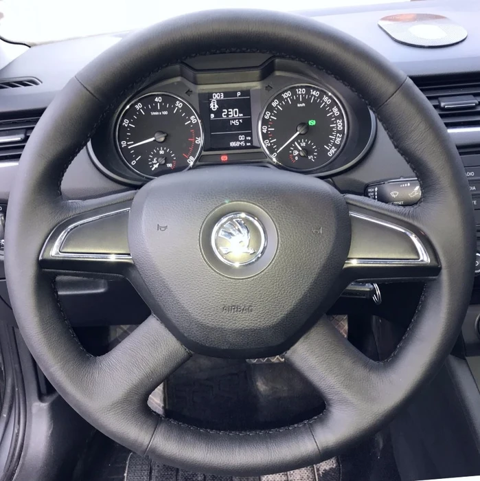 Оплетка на руль из натуральной кожи Skoda Rapid I (2012-2013) 2892