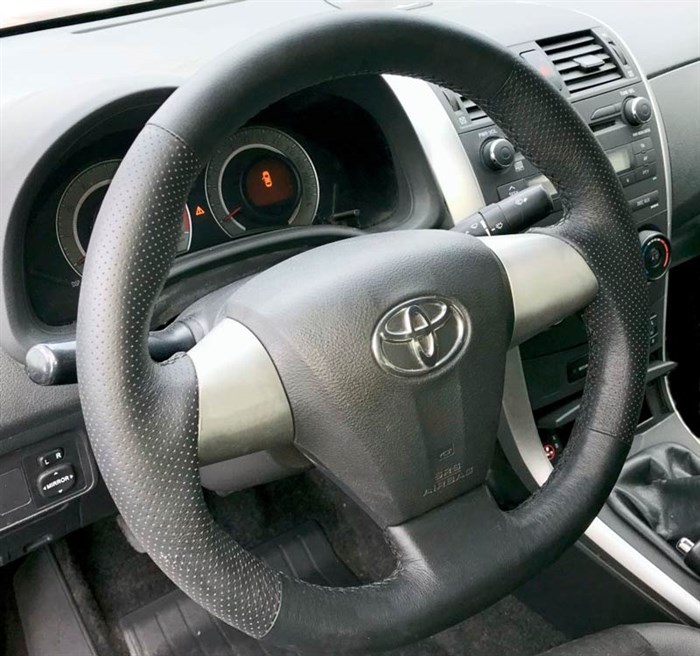 Оплетка на руль из натуральной кожи Toyota Corolla X E140, E150 Рестайлинг (2010-2013) - фото 11029