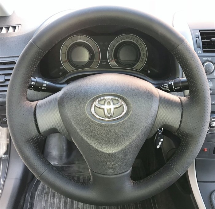 Оплетка на руль из натуральной кожи Toyota Corolla X E140, E150 (2006-2012) - фото 9470