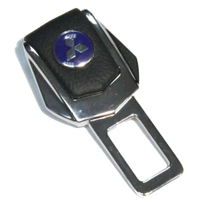 {{photo.Alt || photo.Description || 'Заглушка ремня безопасности с логотипом Mitsubishi'}}