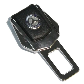 {{photo.Alt || photo.Description || 'Заглушка ремня безопасности с логотипом Mercedes-Benz'}}
