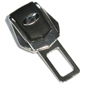 {{photo.Alt || photo.Description || 'Заглушка ремня безопасности с логотипом Hyundai'}}