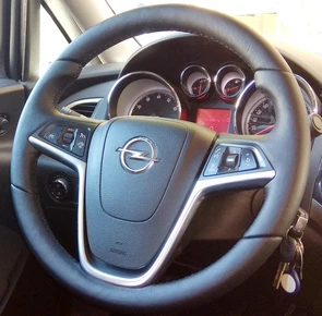 {{photo.Alt || photo.Description || 'Оплетка на руль из натуральной кожи Opel Meriva B 2010-2017'}}