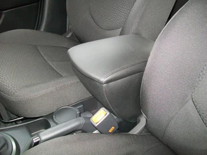 {{photo.Alt || photo.Description || 'Подлокотник Kia Rio 3'}}