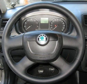 {{photo.Alt || photo.Description || 'Оплетка на руль из натуральной кожи Skoda Yeti I 2009-2013 г.в. (черная)'}}