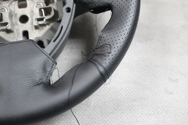 Пермь рулит оплетки. Оплетка на руль фав j6. Пермь рулит перетяжка руля. Кожаная оплетка на руль. Руль laguna 1 олетка.