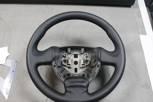 Перетяжка руля приора. Оплетка руля oplv0801. Рулевое колесо хендай грейс. Перетяжка руля приора 2. Перетяжка руля пермь.